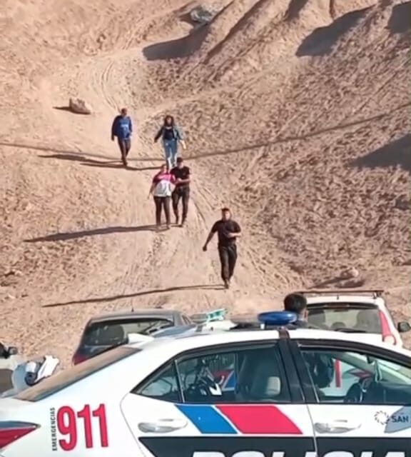Rescate en el cerro Tres Marías: La policía logró bajar a la joven tras un megaoperativo