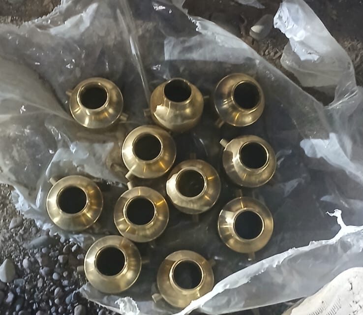 <div class="volanta-custom" style="
                color: #444;
                font-size: 0.8rem;
                font-weight: 600;
                line-height: 1.1;
                margin-bottom: 6px;
                text-transform: uppercase;
                letter-spacing: 0.3px;
                text-align: left;
            ">Un detenido</div><div class="post-title-custom" style="text-align: left;">Robo y persecución en una importante fabrica de alimentos</div>