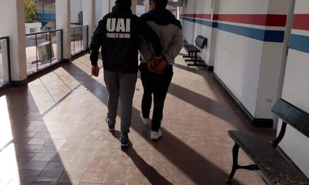 Redes sociales delataron a un hombre armado: fue detenido tras allanamientos en Chimbas