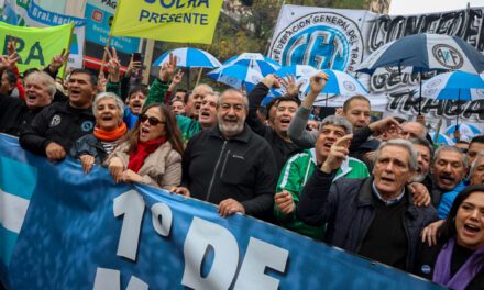 El Gobierno amenaza con avanzar con las reformas laborales que quedaron pendientes del DNU 70