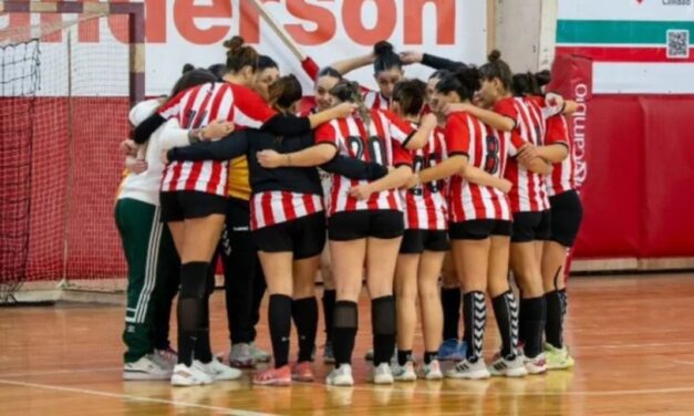 Las jugadoras de handball de Estudiantes denunciaron que fueron filmadas mientras se bañaban