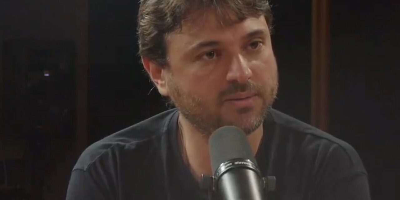 No quiero hablar con ninguno, me tienen las pelotas llenas