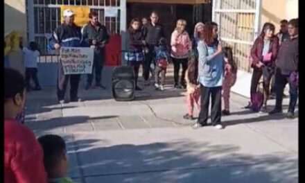 «No le tenemos miedo a una sanción, le tenemos miedo a que maten a alguien»: El desesperado reclamo de una docente en La Bebida