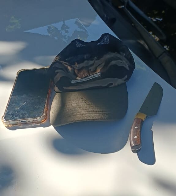 Persecución en Capital: Una pareja robó un celular, huyó con un cuchillo carnicero y terminó tras las rejas