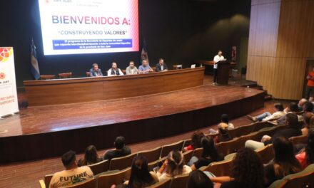 Gran convocatoria en el Eloy Camus por el programa “Construyendo Valores»