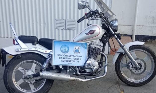 Secuestro de tres motocicletas con pedidos de captura y documentación adulterada