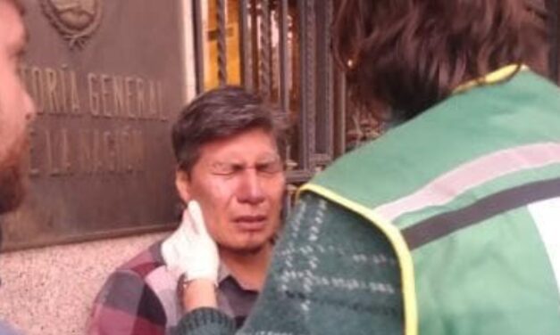 Gasearon en la cara al diputado de izquierda Alejandro Vilca
