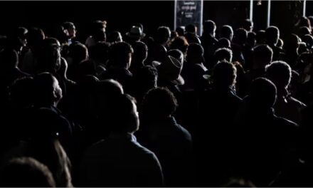 España reconoció una anomalía en el sistema eléctrico y comienza a restablecerse el suministro