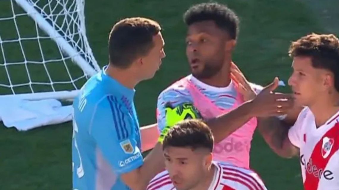 Miguel Borja podría denunciar a Agustín Marchesín por decirle «golpeador de nenes» en el Superclásico