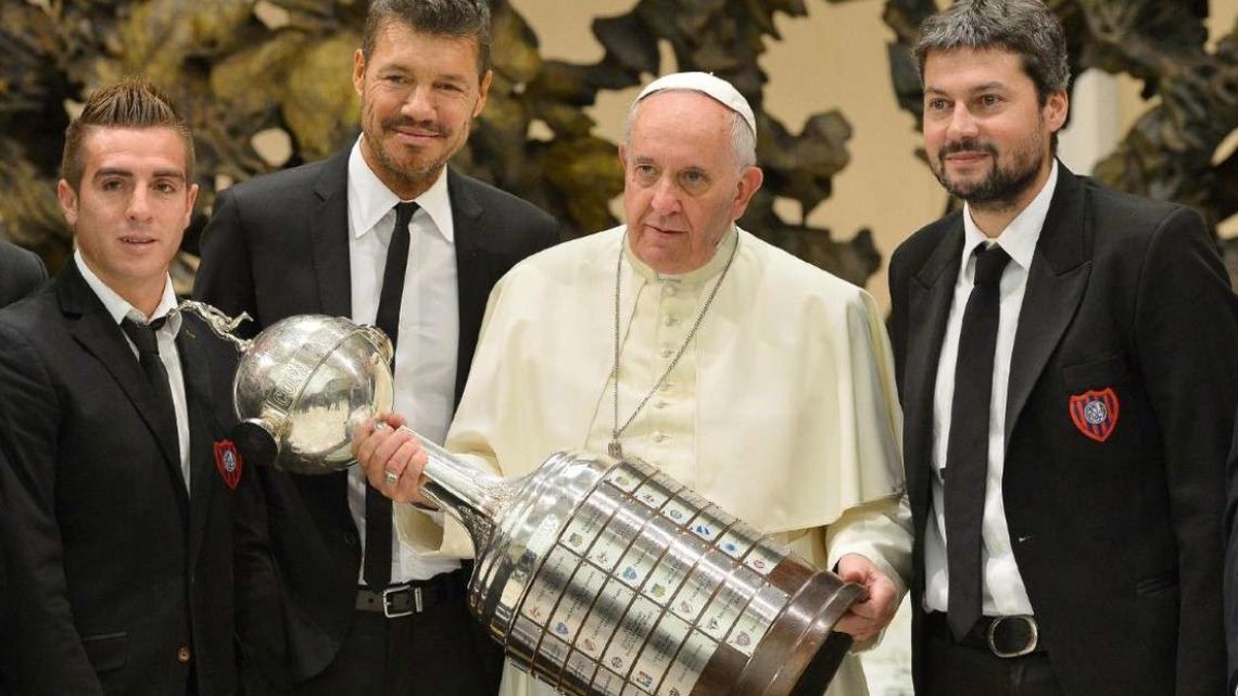 Julio Buffarini, el cordobés que le llevó la Copa Libertadores al Papa Francisco