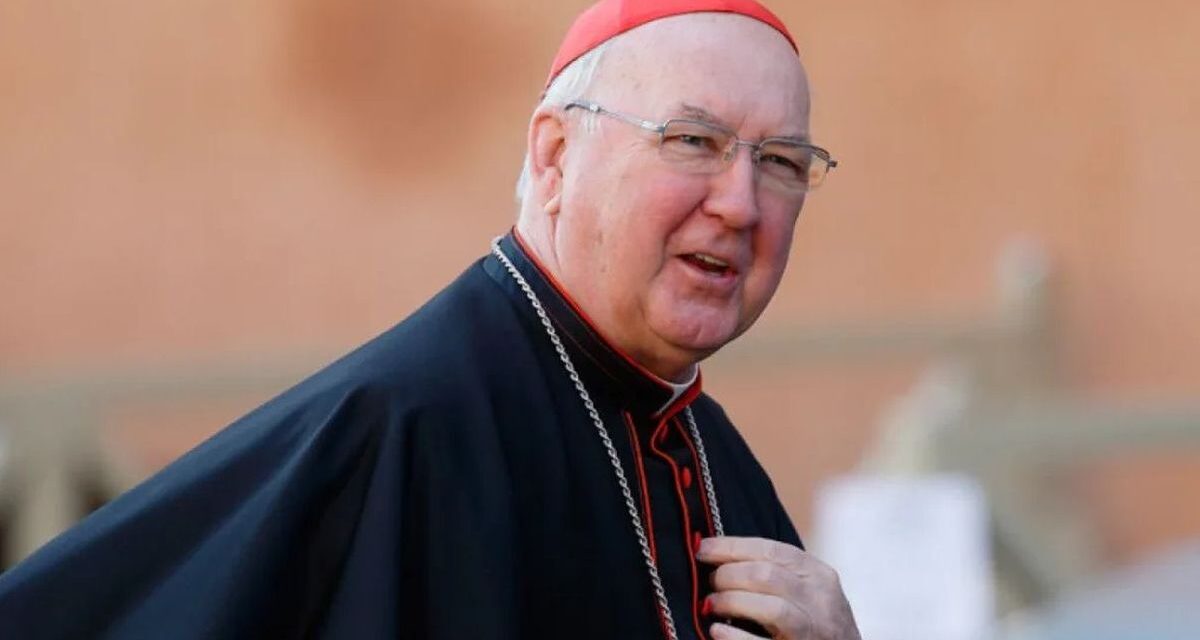 La plegaria del camarlengo Kevin Farrell al papa Francisco antes del traslado a la Basílica de San Pedro