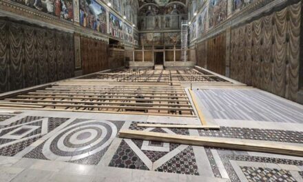 Cómo se prepara la Capilla Sixtina para el Cónclave que elegirá al sucesor del papa Francisco