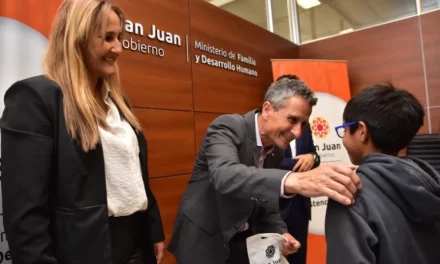 Vecinos de Angaco recibieron anteojos en el marco del programa de asistencia sanitaria del gobierno