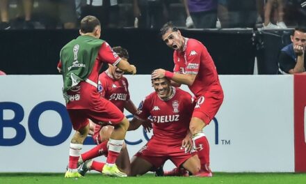Huracán da el golpe: victoria 2-1 sobre Corinthians en la Copa Sudamericana