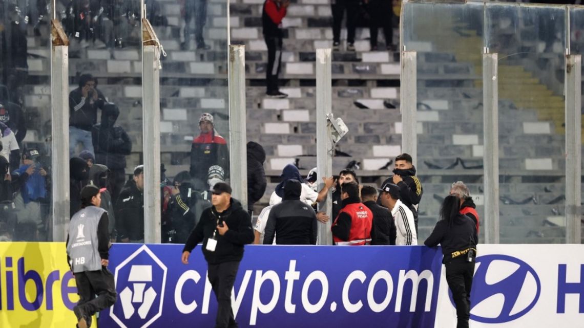 Tragedia en la Copa Libertadores: murieron dos hinchas durante la previa del Colo Colo y Fortaleza