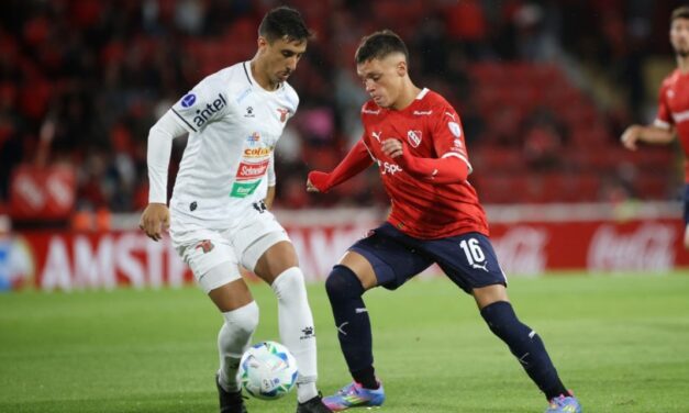 Reglamento aplicado: córner por tiempo en Independiente vs. Boston River