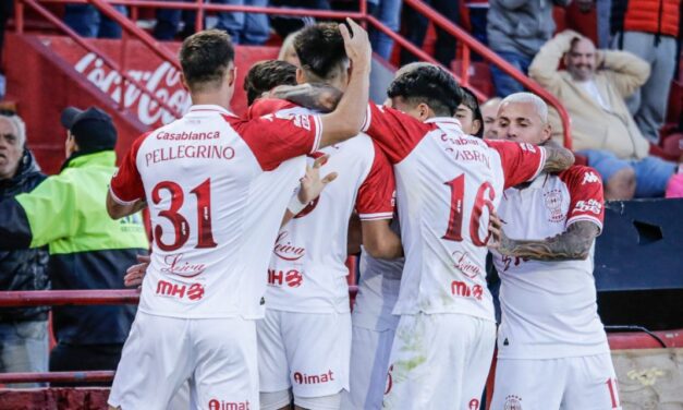 Noche mágica en Parque Patricios: Huracán goléo 5 a 0 a Racing de Uruguay