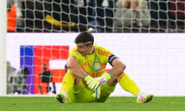 Los medios franceses culparon al Dibu de la eliminación del Aston Villa: «Emiliano Martínez, la decadencia»