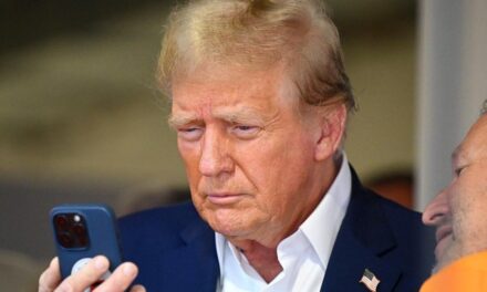 Cómo impactarán los aranceles de Donald Trump en el precio de los iPhone