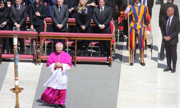 Los números de un funeral sin precedentes