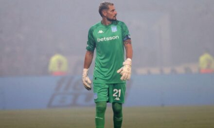 Racing goleó y Arias tomó la palabra: «Este es el Racing que nos llevó a ser campeón de la Sudamericana y de la Recopa»