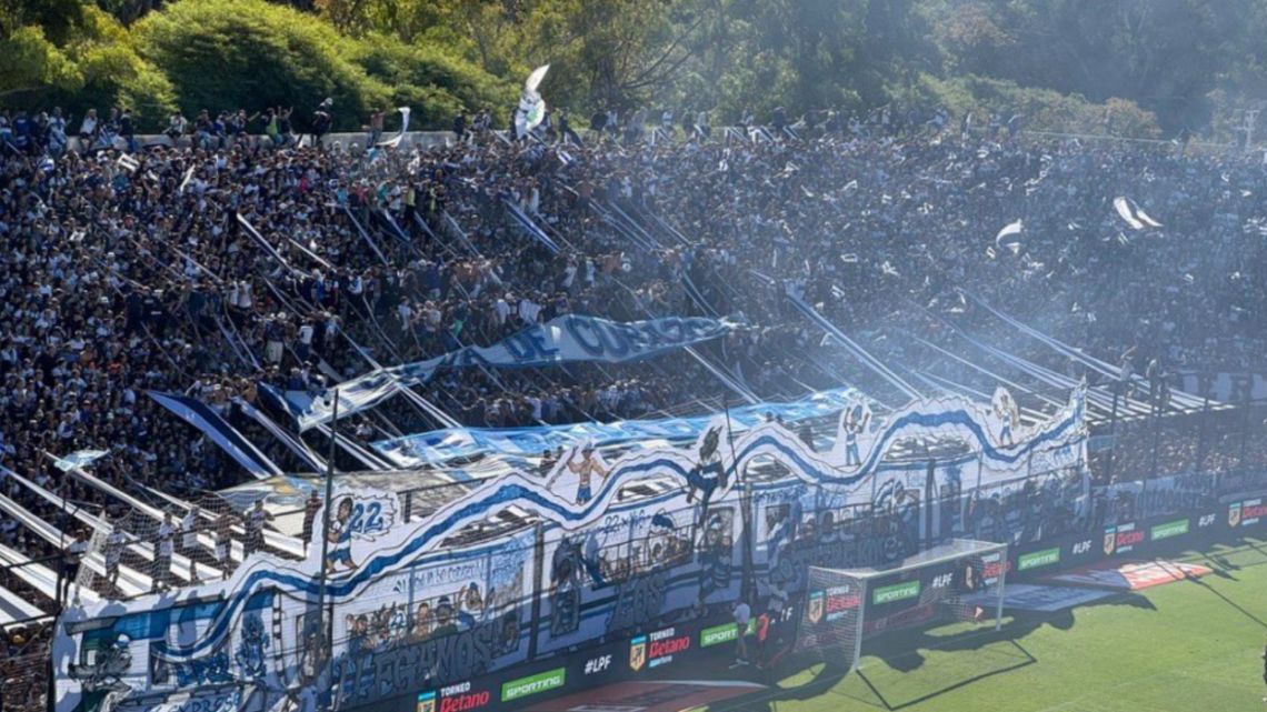 Gimnasia no encuentra un rumbo y está en llamas: insultos, pedidos de renuncia y silencio dirigencial