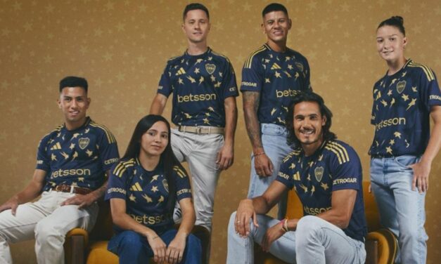 Boca presentó la nueva camiseta en homenaje a su 120° aniversario