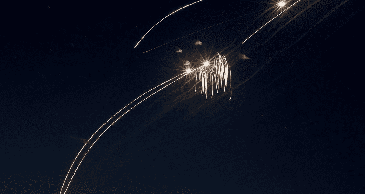 lanzó al menos 10 misiles desde Gaza