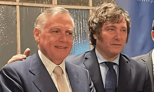 Javier Milei regresa a la Argentina y homenajea por segunda vez consecutiva a un economista español
