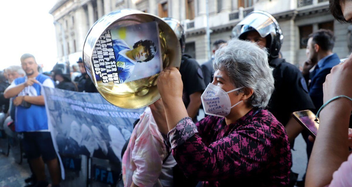 Los jubilados volverán a marchar este miércoles frente al Congreso