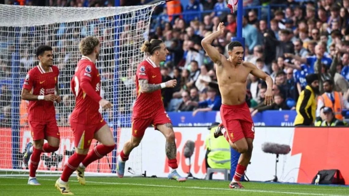 El Liverpool sentenció el descenso de Leicester y quedó a un paso de conseguir el campeonato