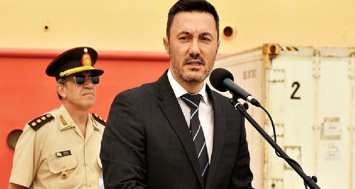 Pedirán la interpelación de Luis Petri por entrenamiento antidisturbios de la Armada Argentina
