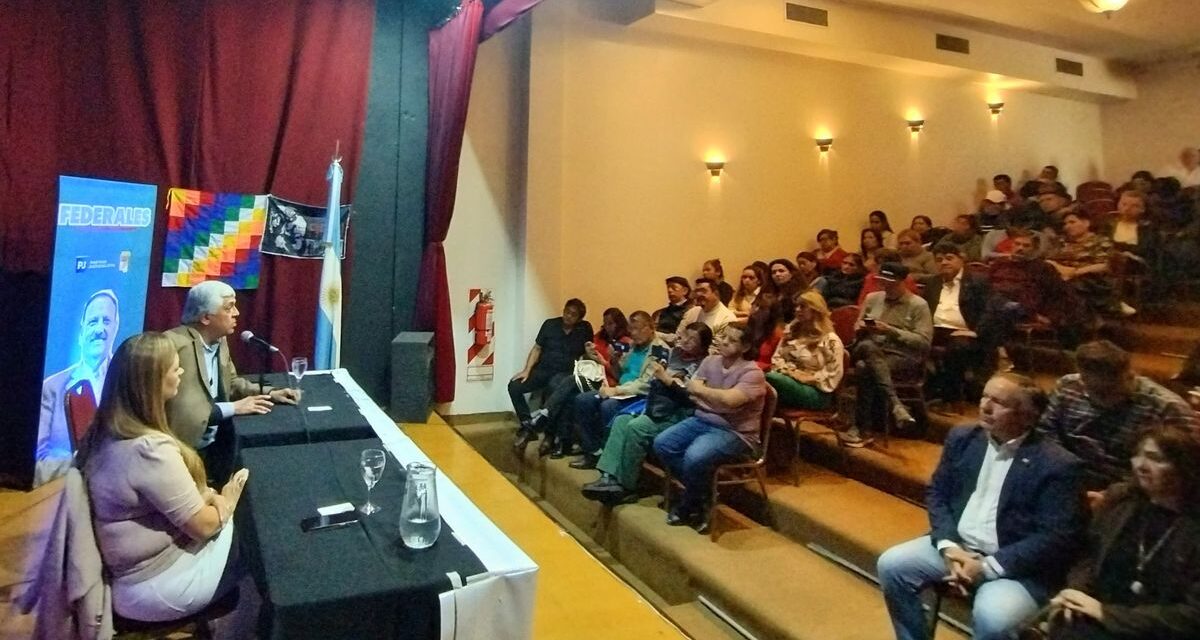 Ricardo Quintela lleva a las provincias su línea Federales para diferenciarse de la conducción nacional del PJ