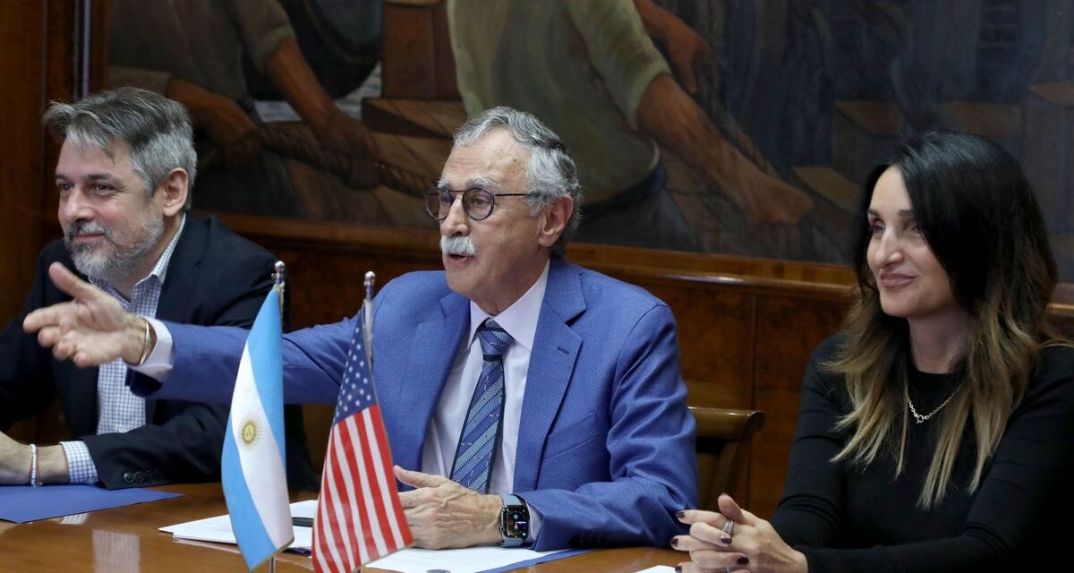 Coincidieron en el objetivo de bajar los precios de los medicamentos