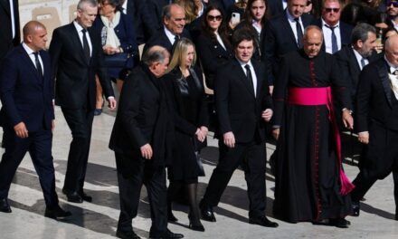 Javier Milei participó en el funeral del papa Francisco en la Plaza de San Pedro