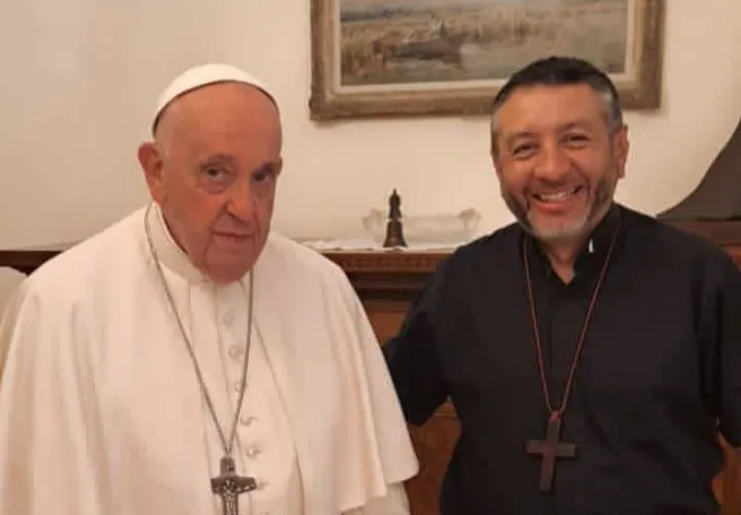 Dolor y esperanza en la Iglesia: El obispo Mario Robles habló sobre el legado del Papa Francisco