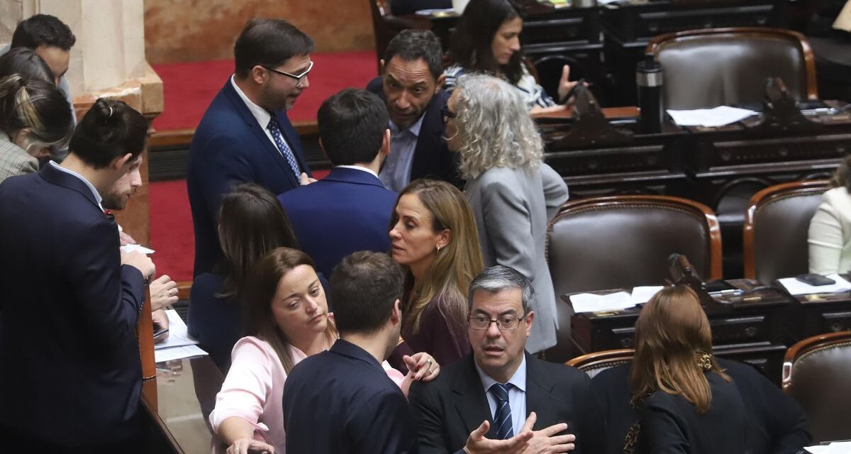 oposición presiona con $LIBRA, jubilaciones y discapacidad