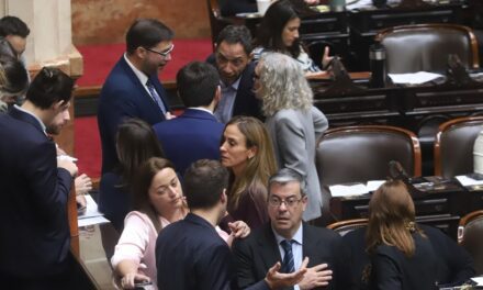 oposición presiona con $LIBRA, jubilaciones y discapacidad