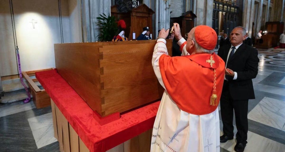 Tras el histórico funeral, así sepultaron al papa Francisco en la basílica de Santa María la Mayor de Roma