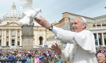 Italia propone un nuevo día festivo en conmemoración al papa Francisco