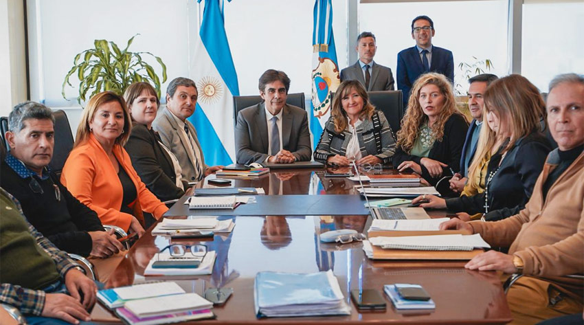 Gobierno y los gremios docentes acordaron una nueva propuesta salarial: aumentos mensuales entre abril y julio