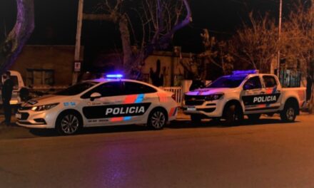 ÚLTIMO MOMENTO: Arrojaron una piedra al vidrio de un colectivo en el B° Cabot