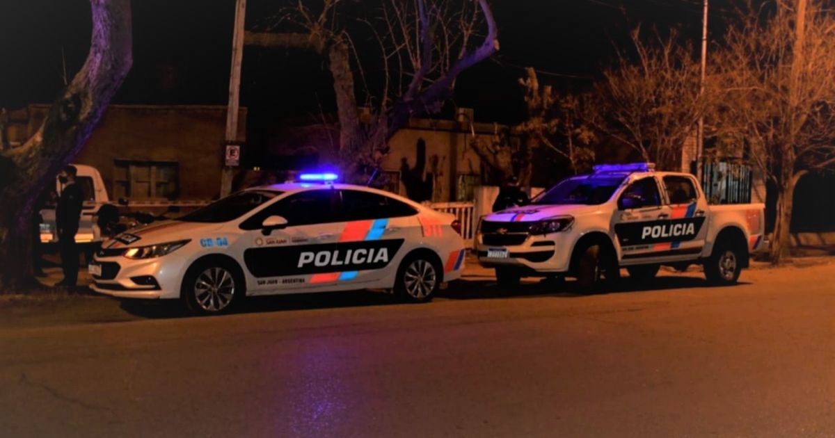 ÚLTIMO MOMENTO: Arrojaron una piedra al vidrio de un colectivo en el B° Cabot