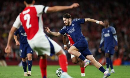 PSG derrotó a Arsenal en Londres y se acercó a la final de la Champions League