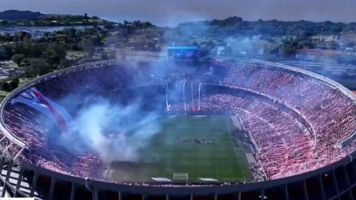 Así fue el tremendo recibimiento de River contra Boca en el Monumental