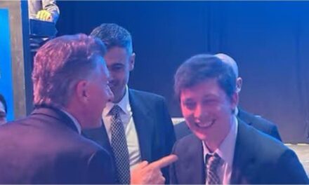 El encuentro entre Mauricio Macri y Santiago Caputo en la cena de la Fundación Libertad