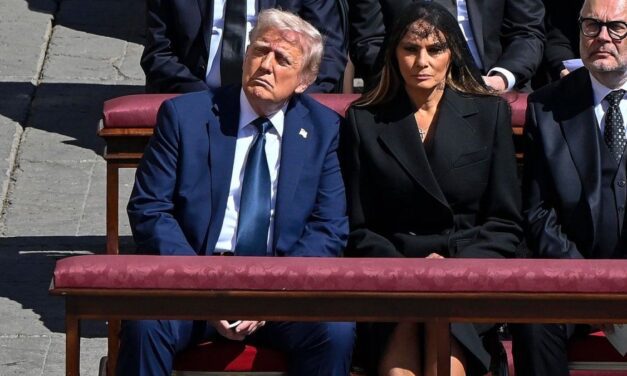 El polémico momento que protagonizó Donald Trump en el funeral del papa Francisco
