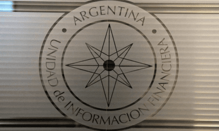 Por decreto, la UIF no podrá querellar más en causas de corrupción y lavado de activos