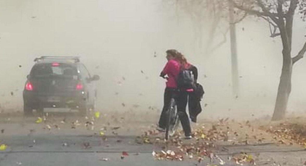 Alerta por Viento Zonda para la tarde de este viernes en San Juan