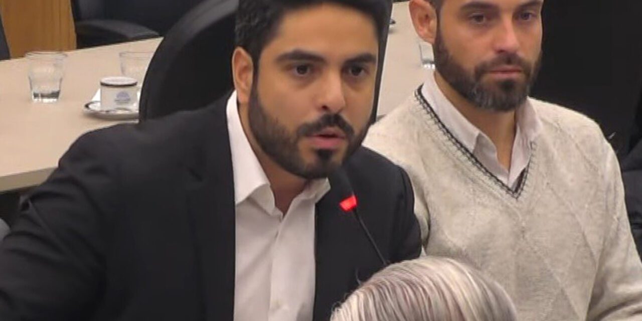 «Huguito» levanta el perfil, le pega a Milei y se alinea con Kicillof en la interna peronista